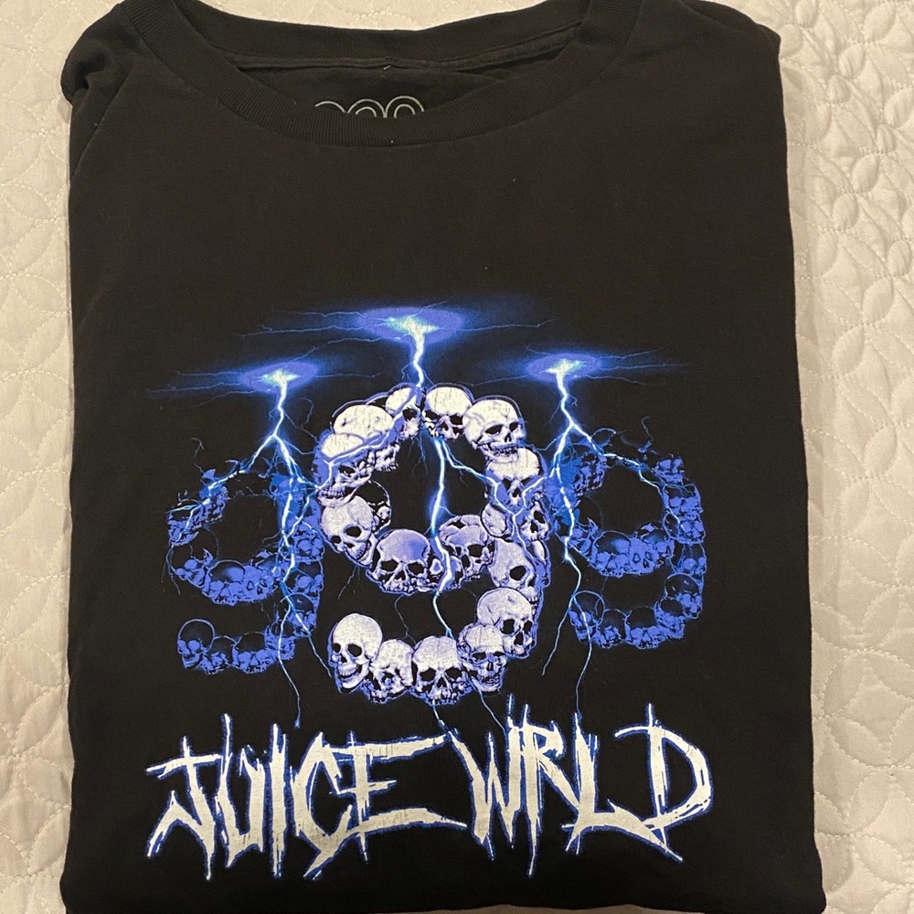 Juice Wrld Black and Blue Skull Graphic Tee